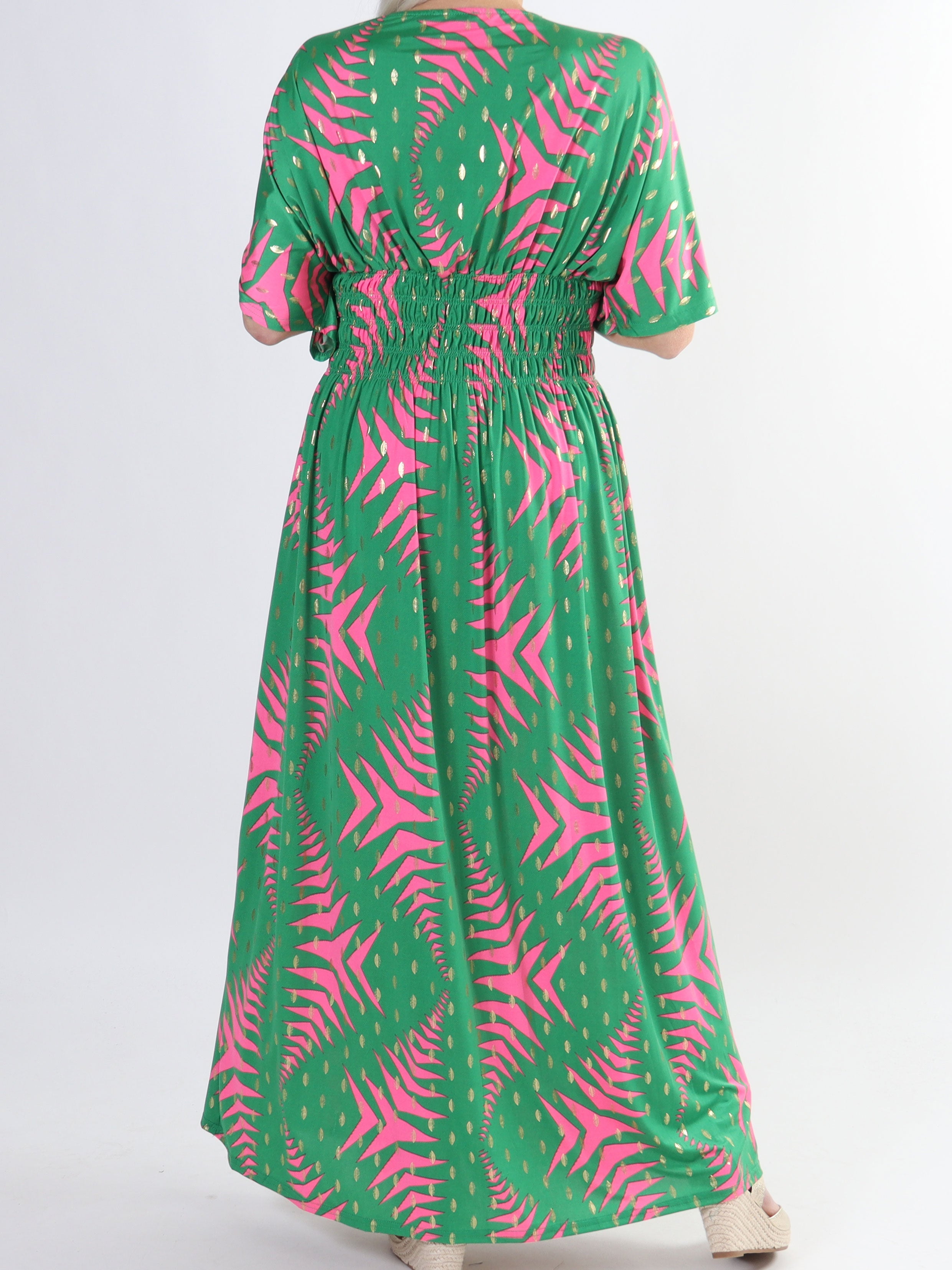 Pams Pattern - Lång stretchig plus size-klänning i skrynkelfritt tyg